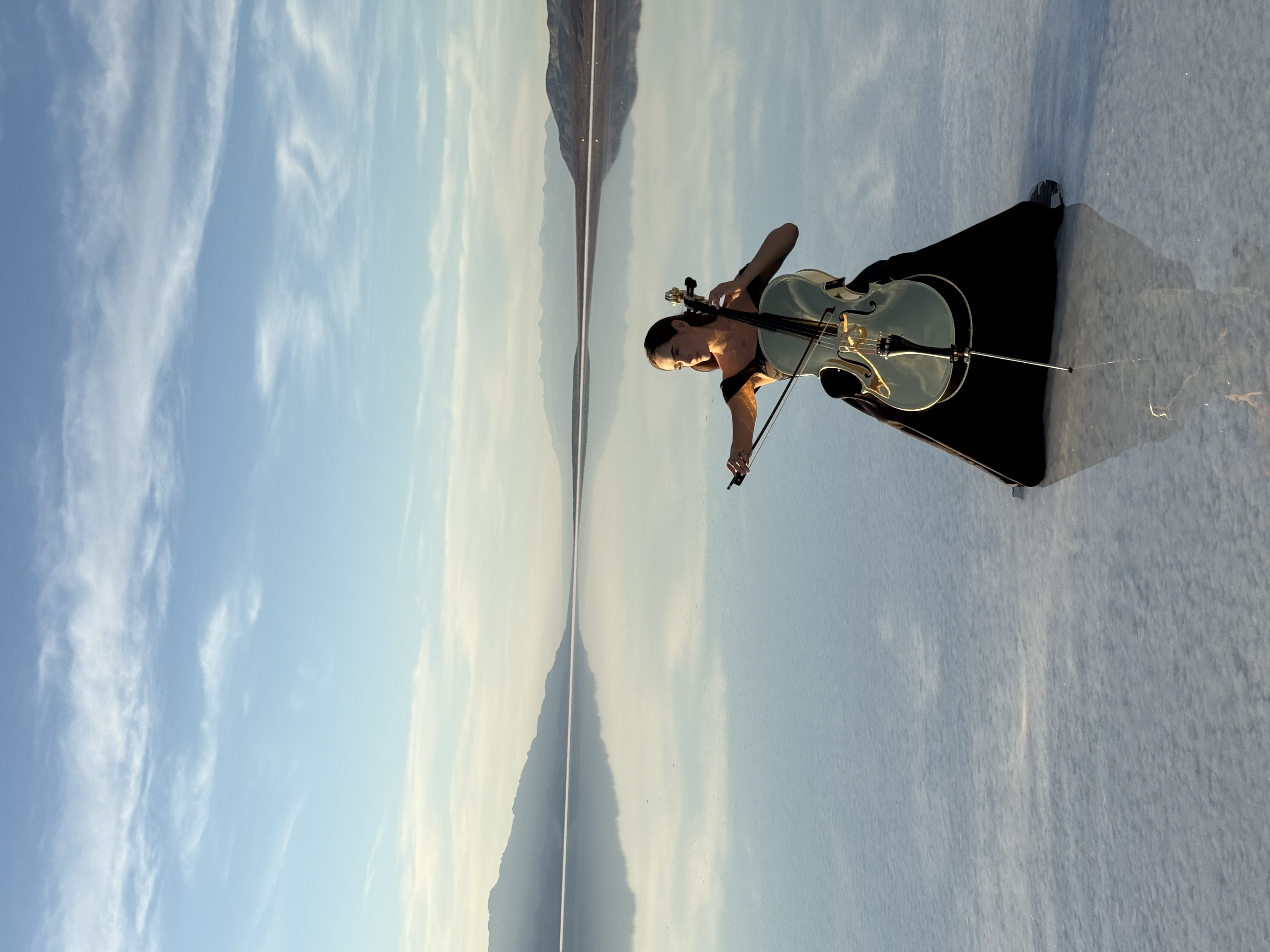 Golden Cello Girl performing